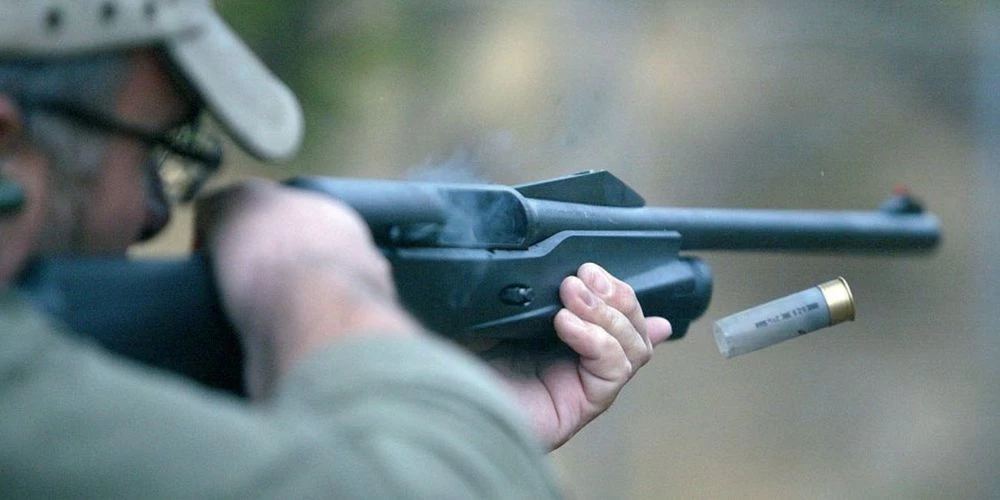 Μυρίζει μπαρούτι στην Αμφισσα: «Θα καεί η πόλη» – Απειλούν με βεντέτα οι τσιγγάνοι – Ποιος είναι ο «Μποτίλιας» που άνοιξε πυρ